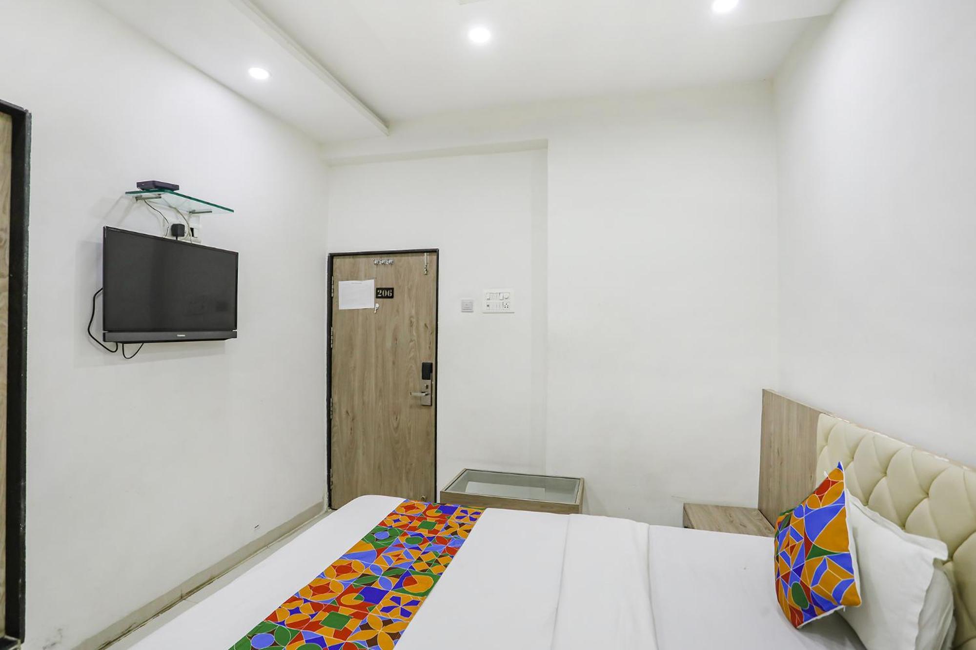 OYO 8997 Angeethi Hotel Aurangabad  Buitenkant foto