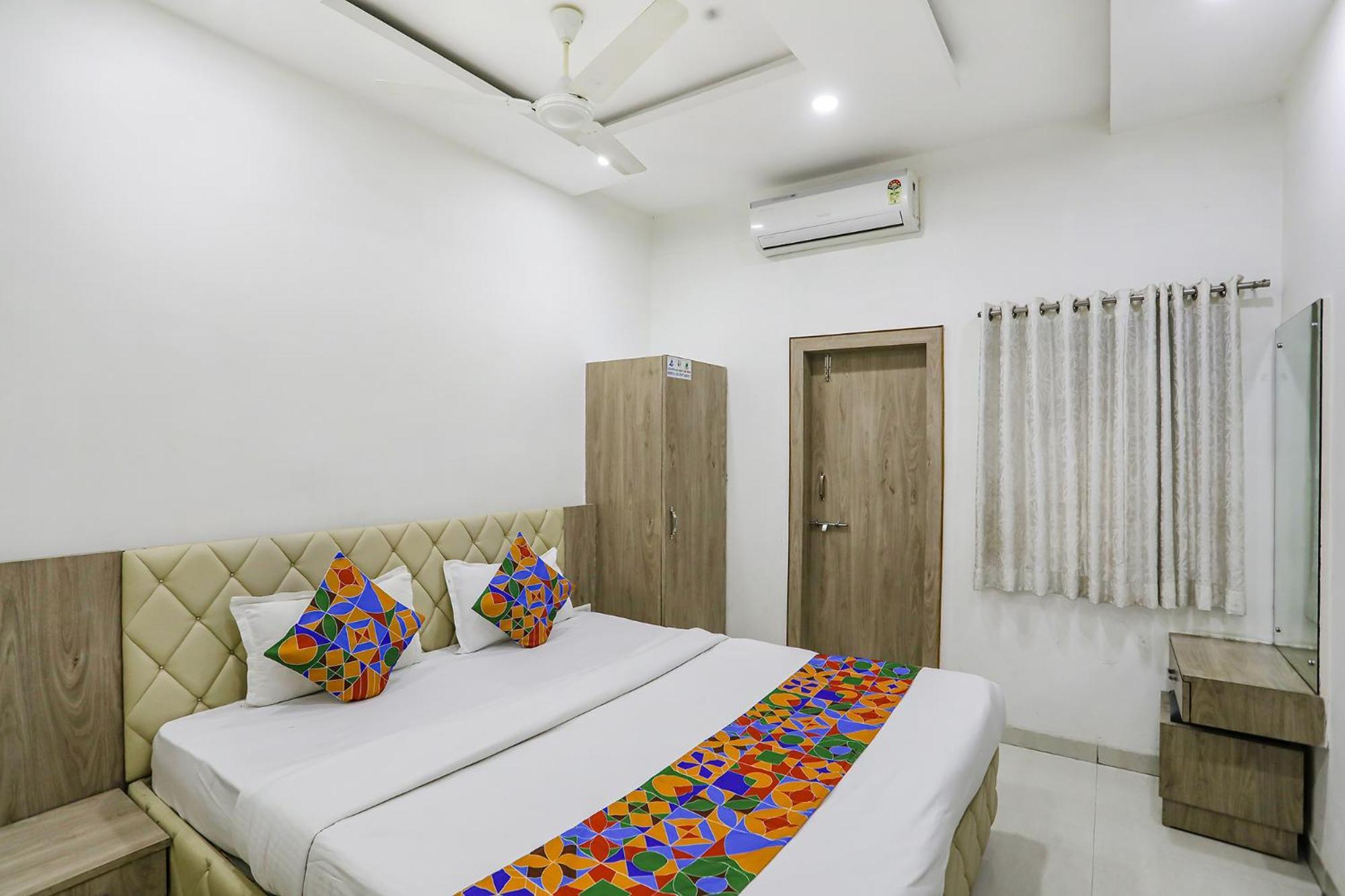 OYO 8997 Angeethi Hotel Aurangabad  Buitenkant foto